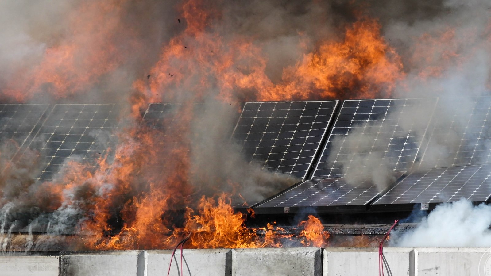 article IJEAP : Summaries of Causes, Effects and Prevention of Solar Electric Fire Incidents